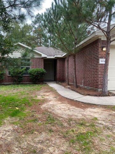 1604 Leafhopper Ln, Conroe TX  77301-5306 exterior