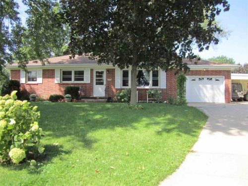 2418 Manor St, Waterloo, IA 50702-5131
