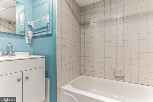 743 3rd St, Philadelphia PA  19147-3324 exterior