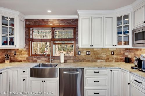 6 Cedar Ct, Jackson Twp NJ  08527-1161 exterior