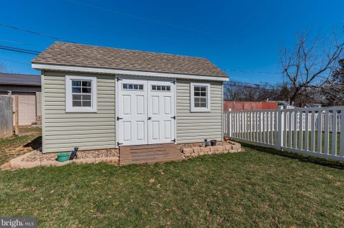 2912 Dickinson Ave, Camp Hill PA  17011-5227 exterior