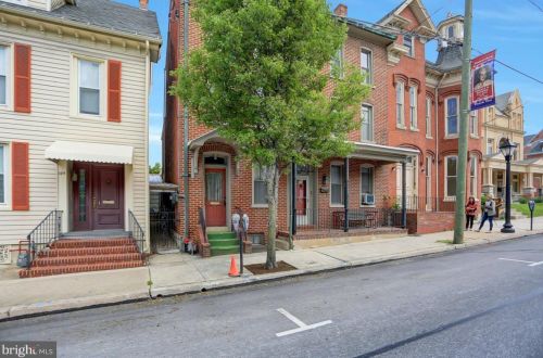 111 King St, Lees Cross Roads, PA 17257-1325