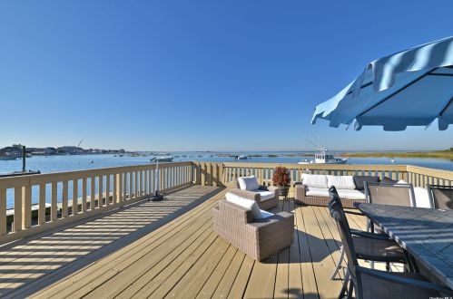 429 Cross Bay Blvd, Far Rockaway NY  11693-1056 exterior