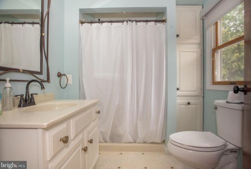 13 Beverly Pl, Wilmington DE  19809-2901 exterior