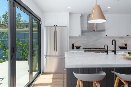 1712 Tradewinds Ln, Newport Beach CA  92660-4312 exterior