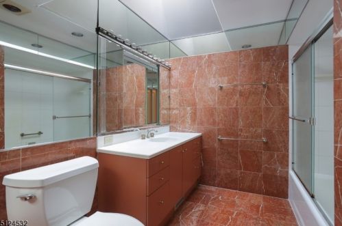 2080 Arrowwood Dr, Scotch Plains NJ 07076-4730 exterior