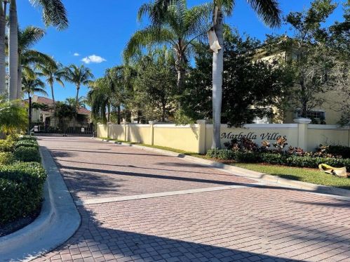 412 Marbella Dr, West Palm Beach, FL 33403-1228