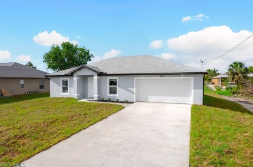 3309 10th St, Lehigh Acres, FL 33976-2933