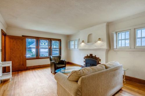 1116 James Ave, Saint Paul, MN 55105-2917