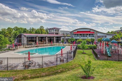 2589 Eastbourne Dr, Woodbridge VA  22191-4092 exterior