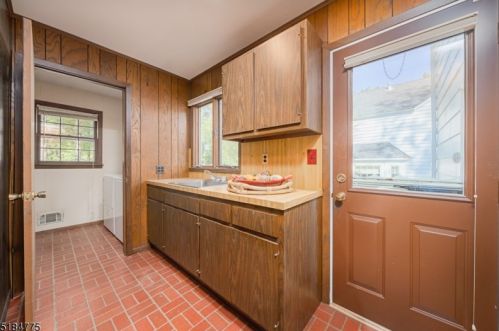 22 Rose Ter, Chatham Township NJ  07928-2070 exterior