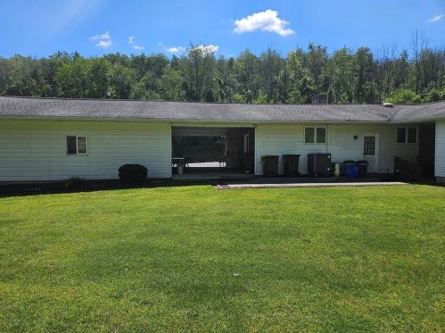 907 Dogwood Rd, Walnutport PA 18088-9570 exterior