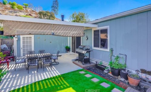 28101 Vista View Dr, Santa Clarita CA  91351-5710 exterior