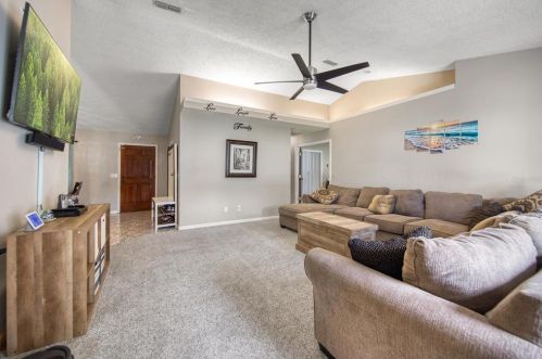 6341 80th Ave, Pinellas Park FL  33781-2100 exterior