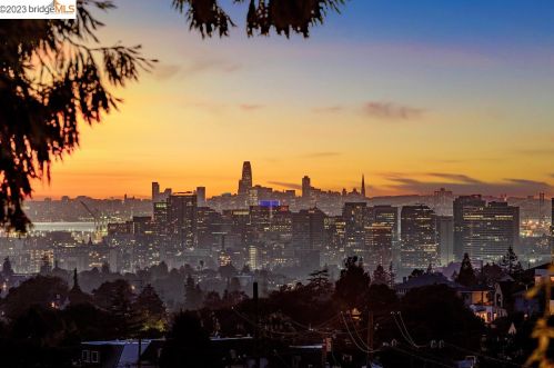 1906 Hoover Ave, Oakland CA  94602-1922 exterior