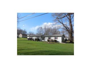 2184 Hubbard Masury Rd, Hubbard, OH 44425-8700