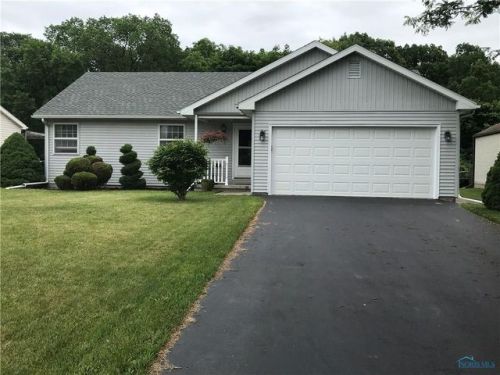 521 Indian Valley Ct, Rossford, OH 43460-1546