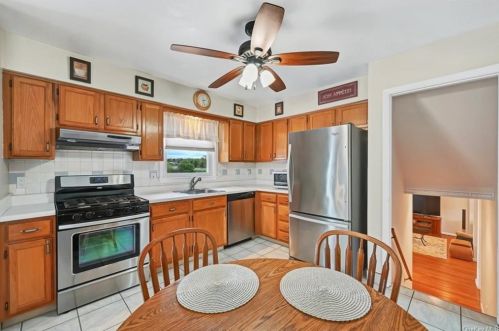 9 New Castle Dr, Washingtonville NY  10992-1735 exterior