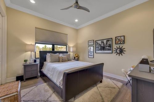 3200 Atlantic Cir, Naples FL 34119-8637 exterior