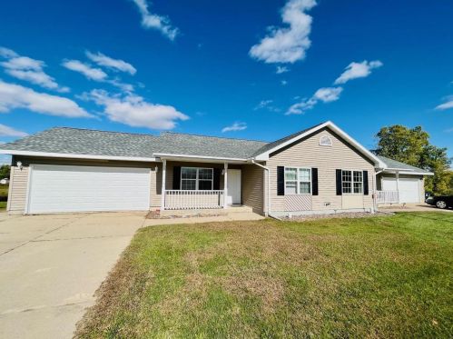 633 Eberlein Dr, Mauston, WI 53948-1854
