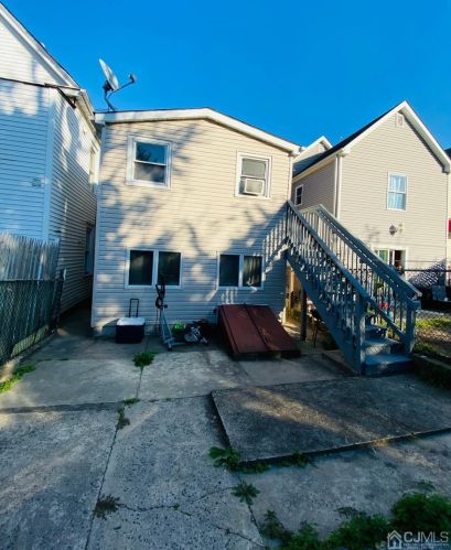 655 Charles St, Perth Amboy NJ  08861-2807 exterior