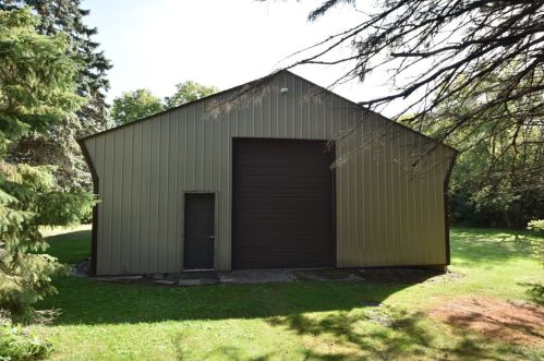 811 Brandybrook Rd, Wales, WI 53183-9647