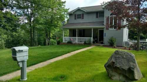 887 La Belle Vue Rd, Vandergrift, PA 15690-2037