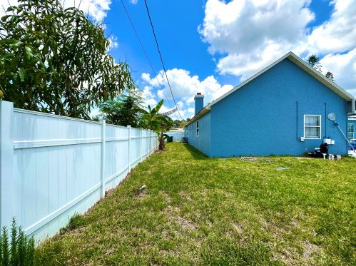 2062 Floresta Dr, Fort Pierce FL  34984-4706 exterior