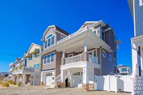 22 Fielder Ave, Pelican Island, NJ 08751-1542