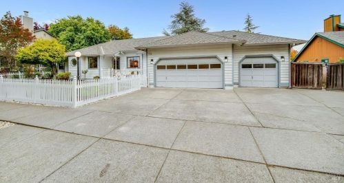1925 Belair Way, Santa Rosa, CA 95403-7915