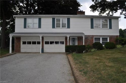 2300 Tennyson St, Massillon, OH 44646-2656