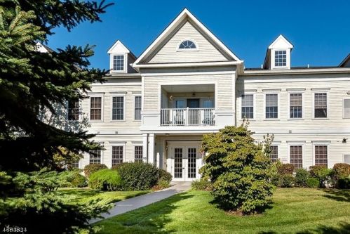 1004 Brookfield Glen Dr, Belvidere NJ  07823-2611 exterior