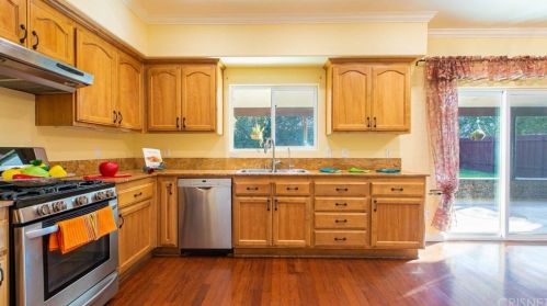 15728 Leadwell St, Van Nuys CA 91406-2537 exterior