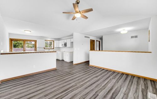 358 Rickenbacker Ct, Valpo, IN 46385-7206