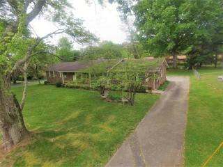 837 Naples Rd, Knoxville, TN 37923-2721
