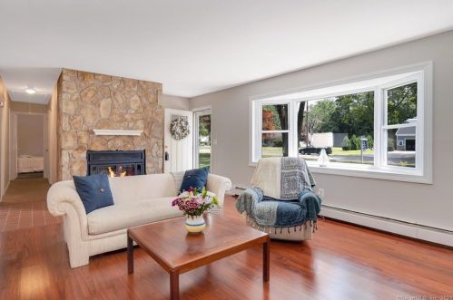 45 Sherman Rd, Glastonbury CT  06033-2911 exterior