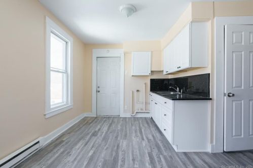 12 Benham St, Waterbury, CT 06708-2716