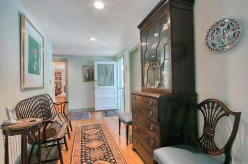 97 Tower Hill Loop, Tuxedo Park, NY 10987-4060