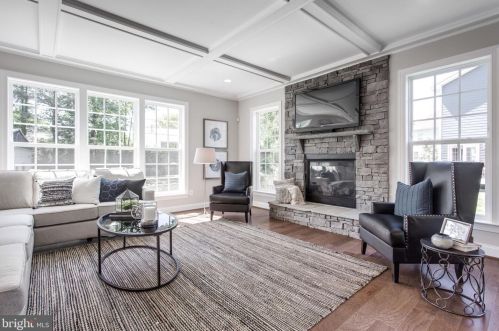 1930 Hillside Dr, Falls Church VA  22043-1414 exterior