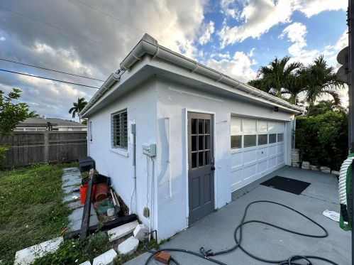 338 Alhambra Pl, West Palm Beach, FL 33405-4929