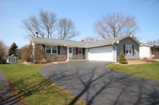 1840 Davis Ln, Waukesha, WI 53189-7102