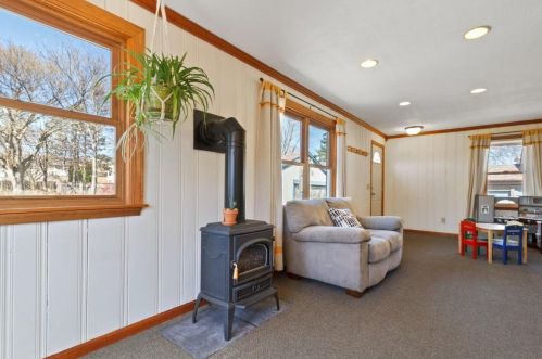 1697 Chatsworth, Saint Paul MN 55113-6536 exterior