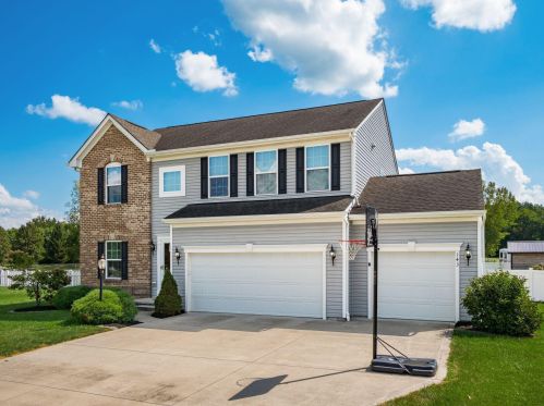 143 Duncan Dr, Pataskala, OH 43062-7128
