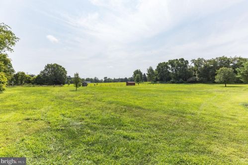 428 New Freedom Rd, Berlin Boro NJ  08009-9514 exterior