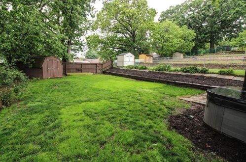 1560 Berkshire Ave, Pittsburgh PA  15226-2476 exterior