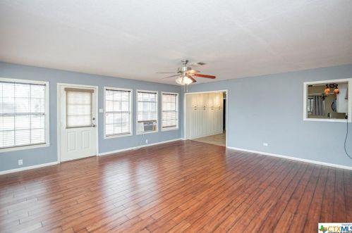 202 Yucca Dr, Victoria TX 77904-1115 exterior