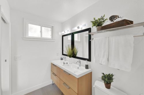 1000 Woodridge Dr, Vacaville CA  95687-6440 exterior