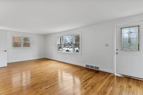712 Nott St, Hartford, CT 06109-1467