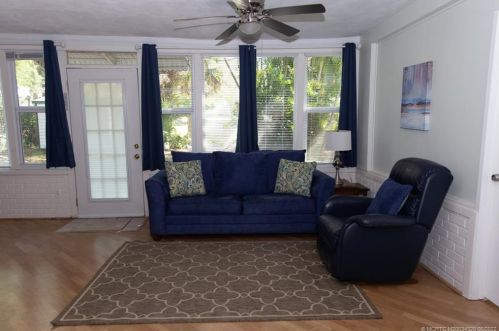 1656 28th Ave, Vero Beach FL  32960-3136 exterior