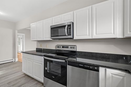 640 Mast Rd, Goffstown NH  03045 exterior